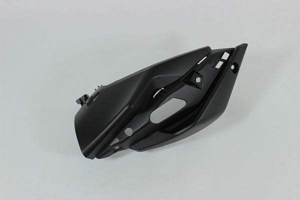 облицовка фары правая