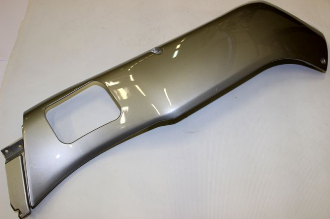 облицовка нижняя левая (серый металлик/METAL GREY)