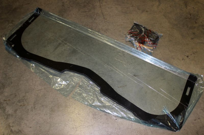 стекло ветровое (комплект)