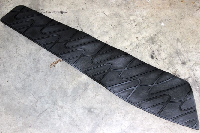 накладка на правую подножку