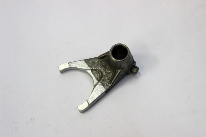 вилка переключения передач