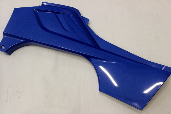 панель боковая, левая (жемчужно-синий / INJECTED PEARL BLUE